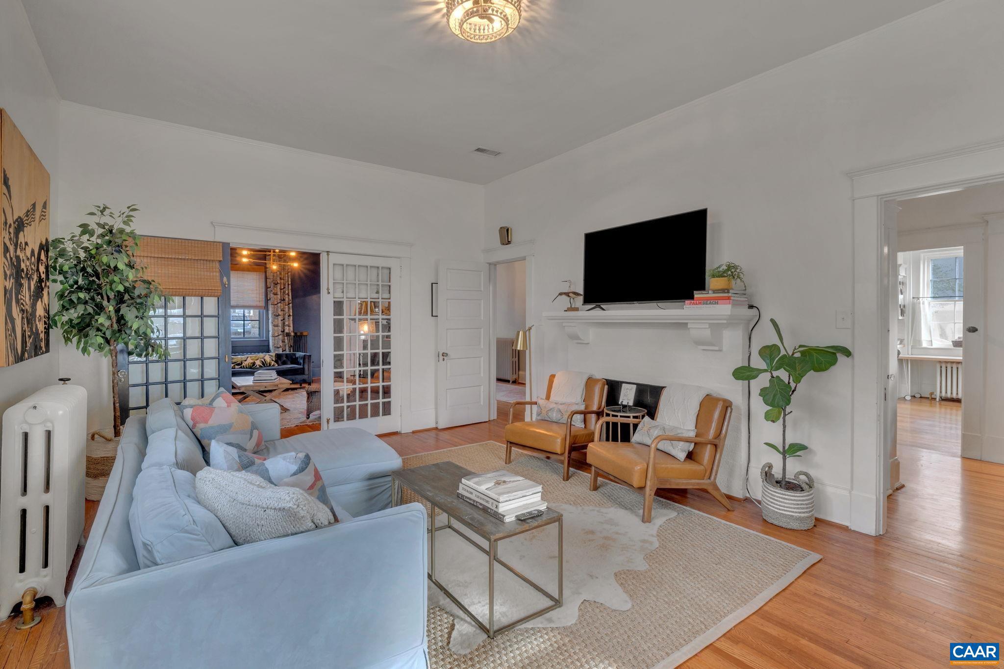 UNIVERSITY PLACE - Residential