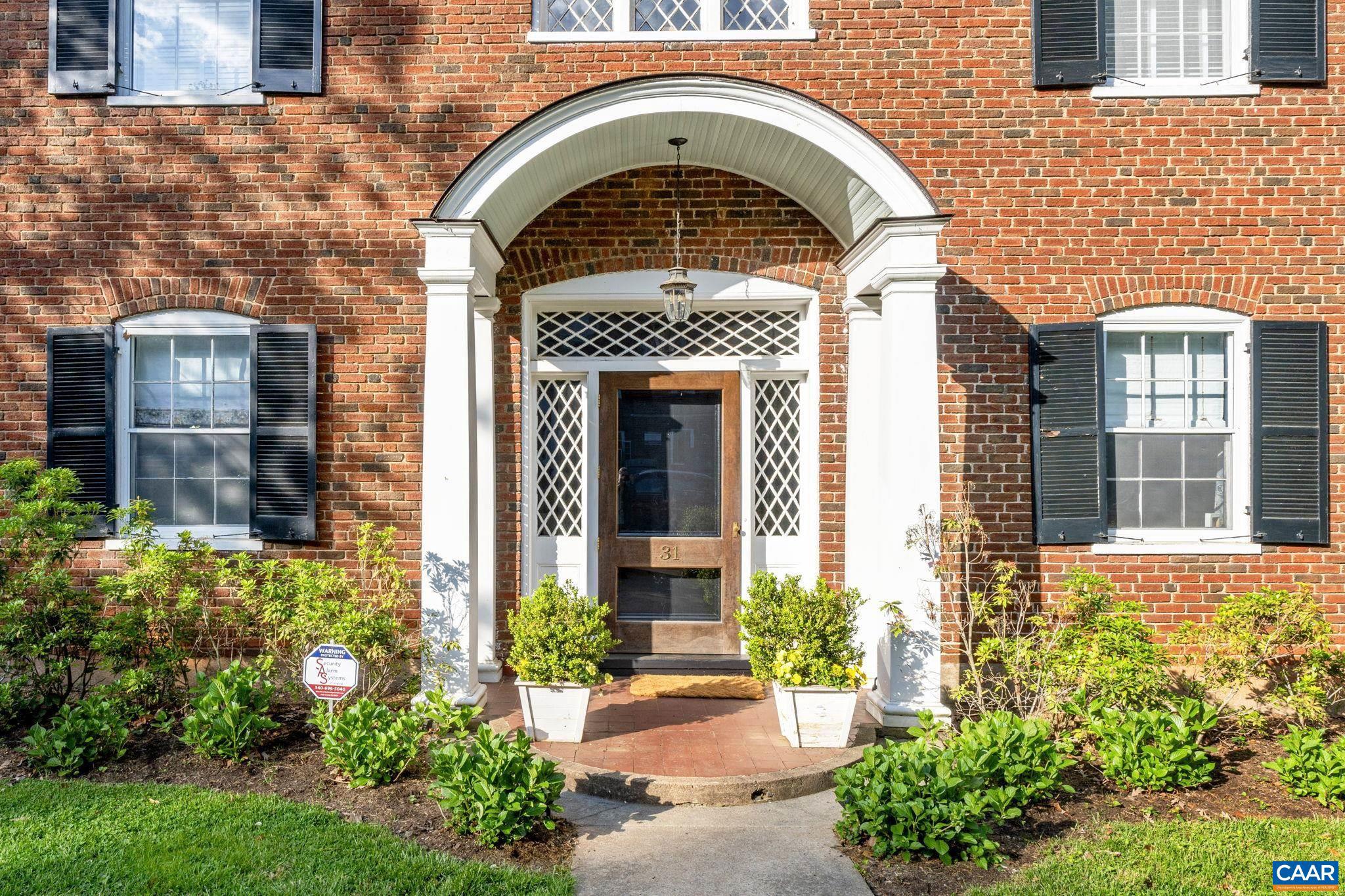 UNIVERSITY PLACE - Residential