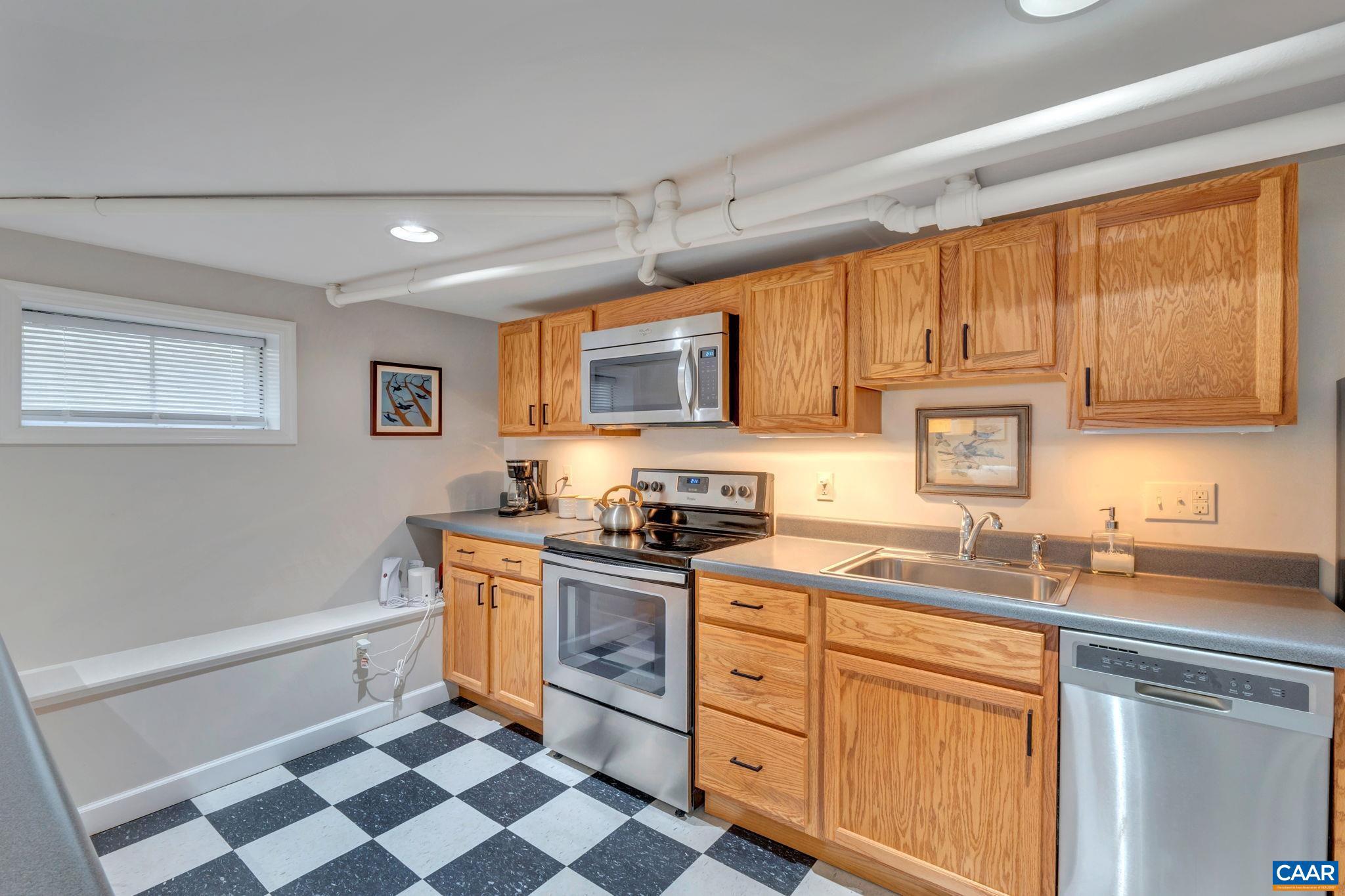 UNIVERSITY PLACE - Residential