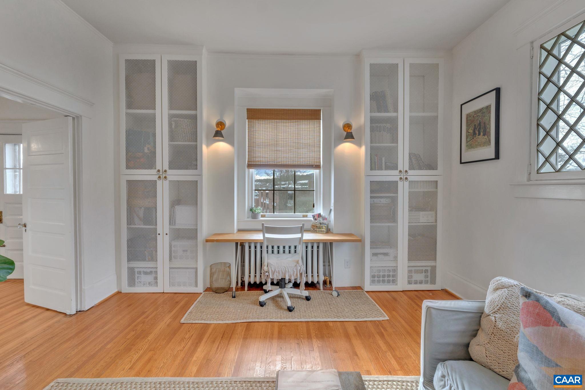 UNIVERSITY PLACE - Residential