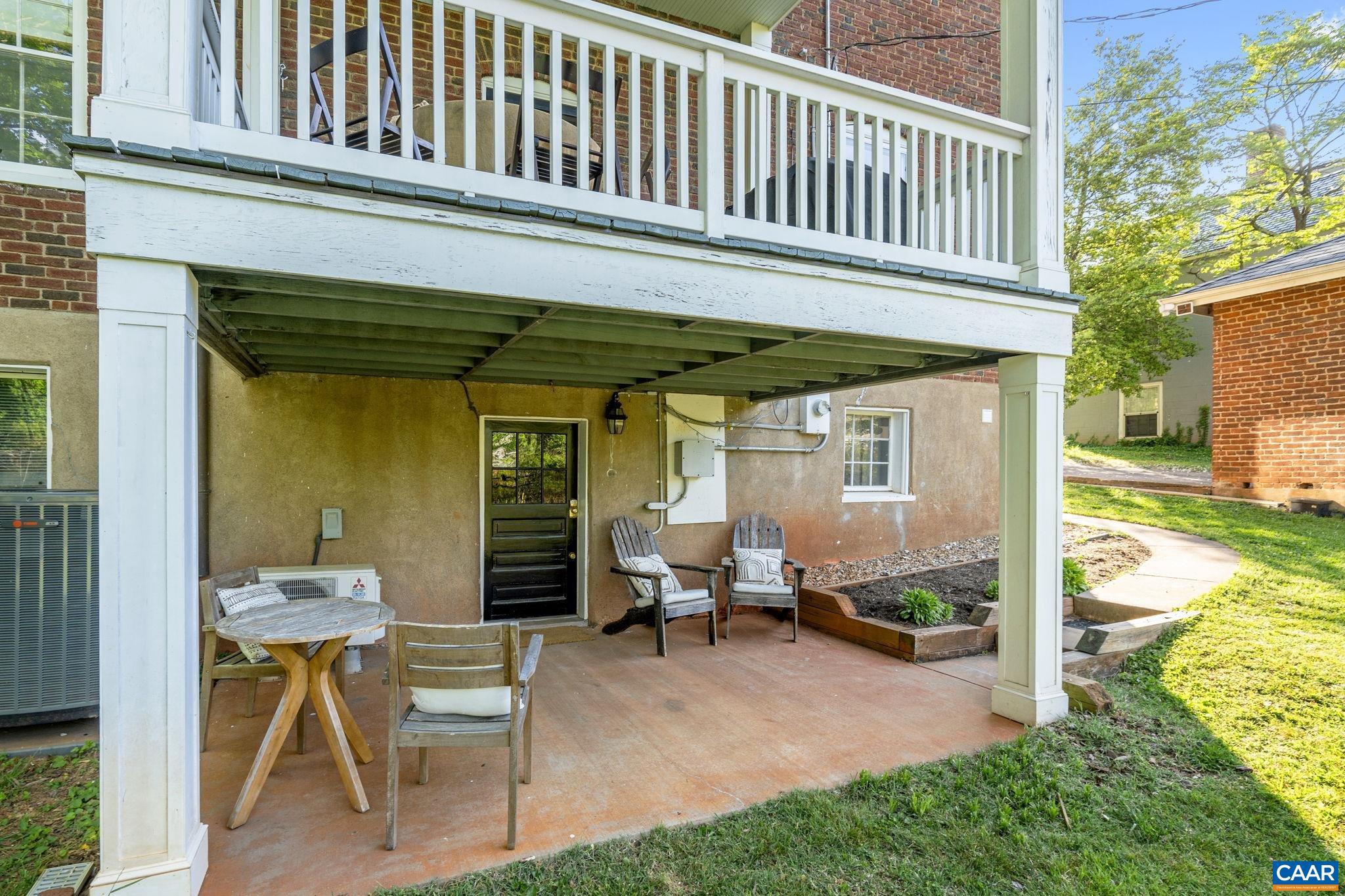 UNIVERSITY PLACE - Residential