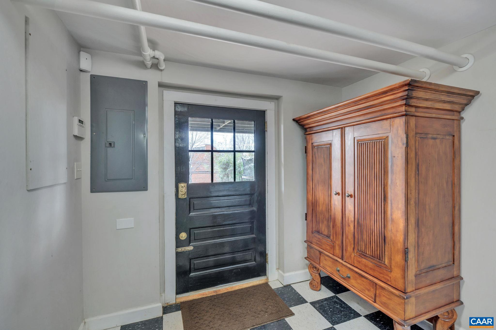 UNIVERSITY PLACE - Residential