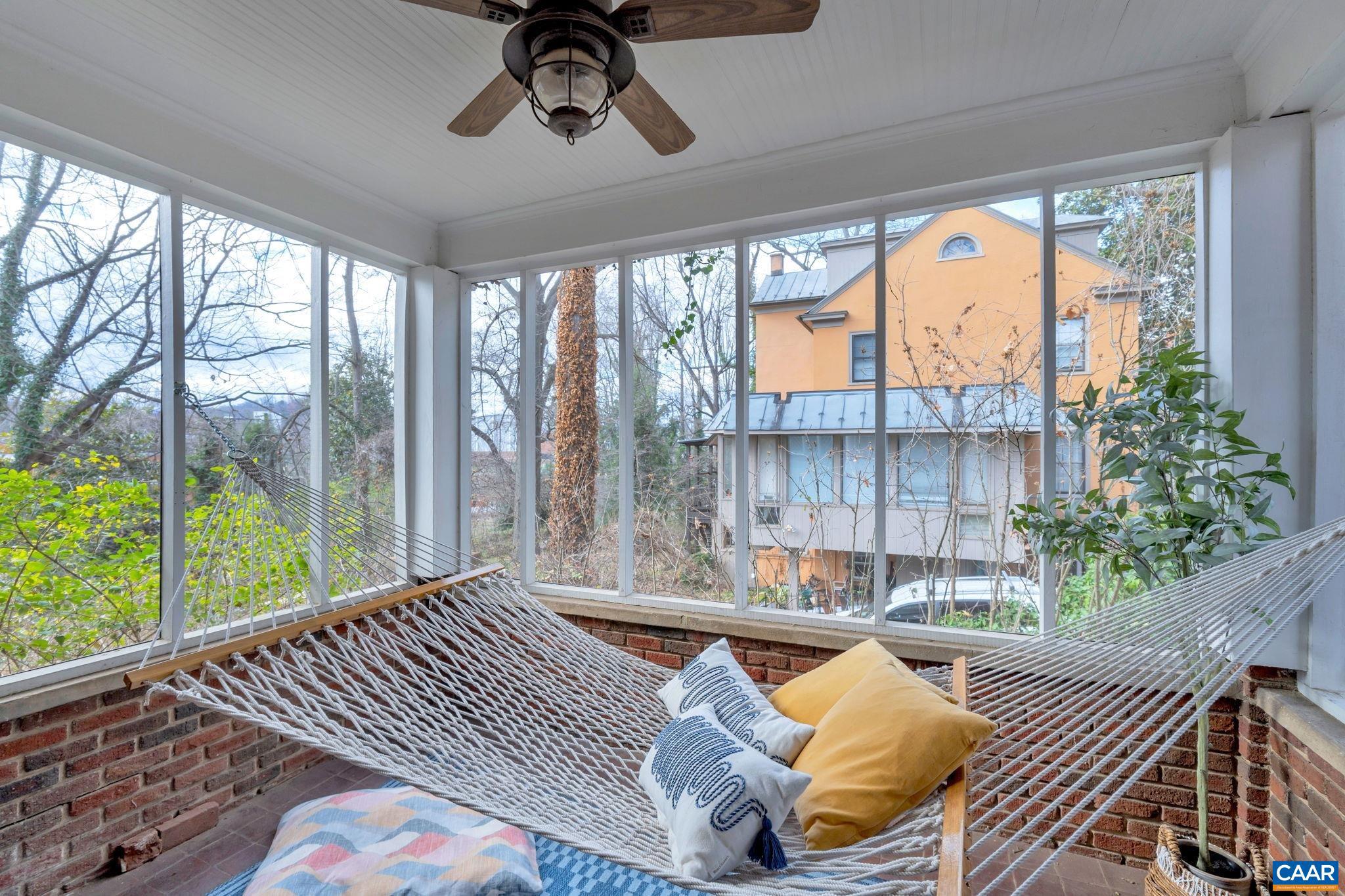 UNIVERSITY PLACE - Residential