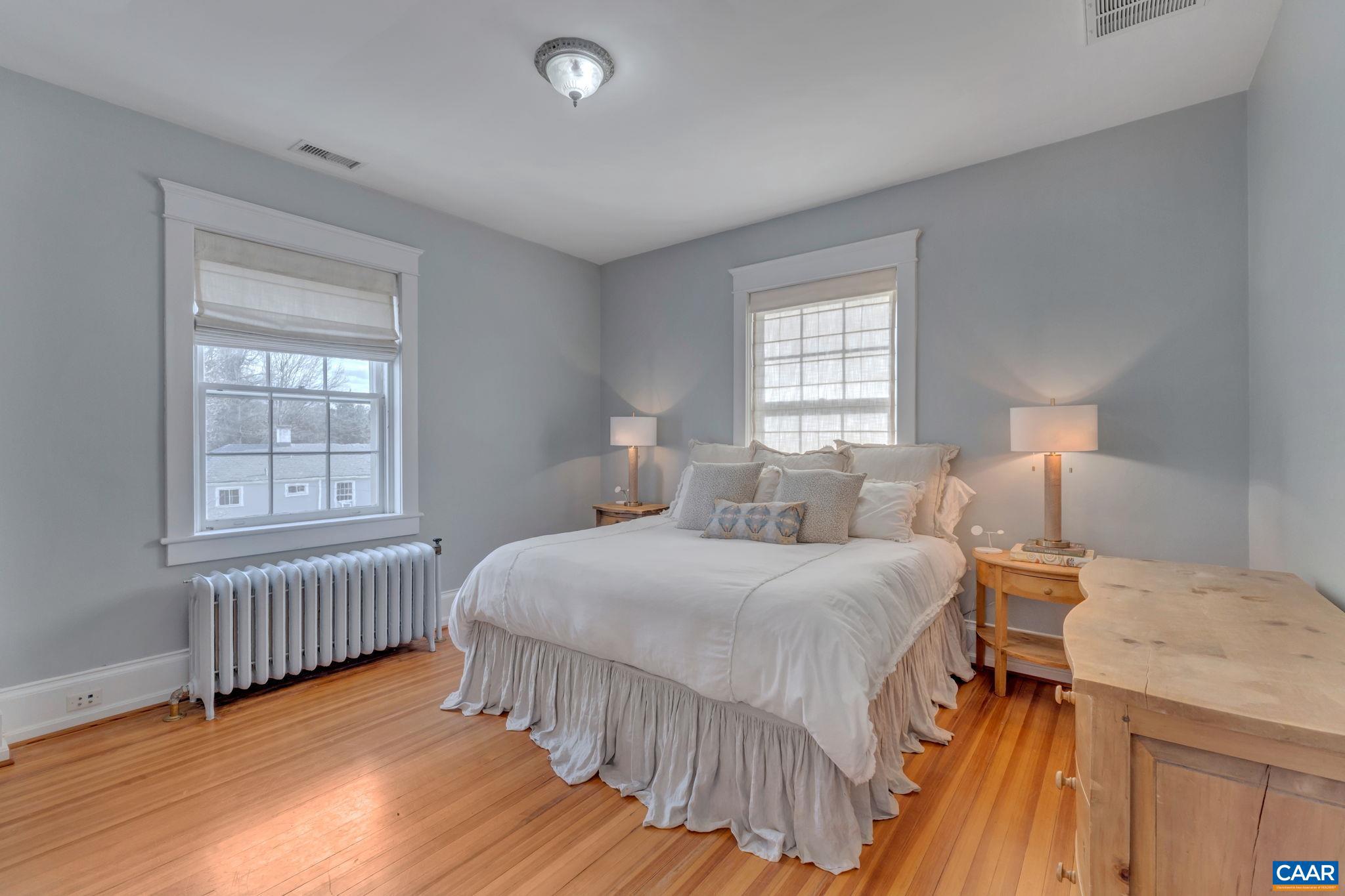 UNIVERSITY PLACE - Residential