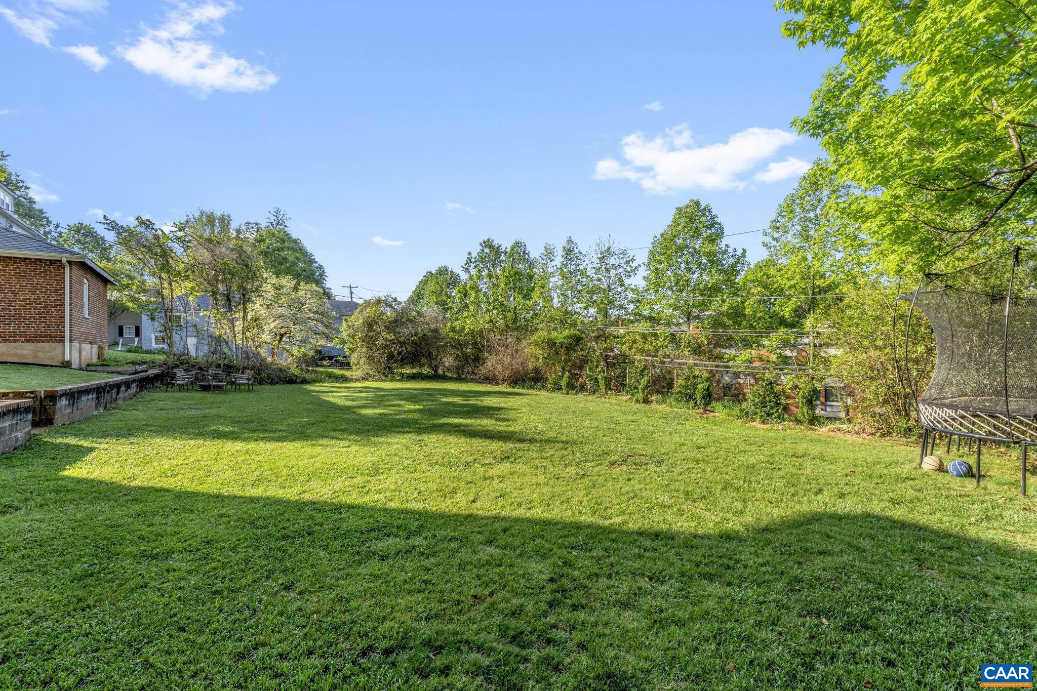 UNIVERSITY PLACE - Residential