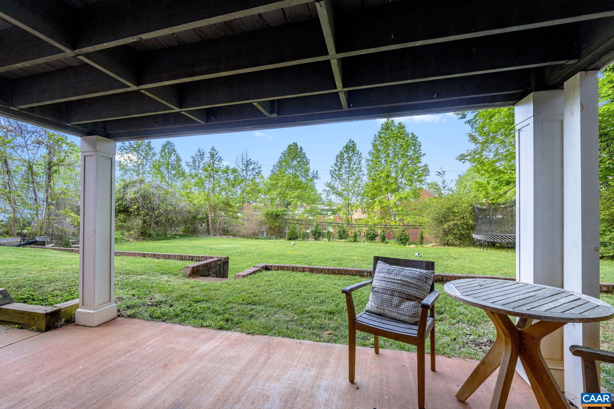 UNIVERSITY PLACE - Residential