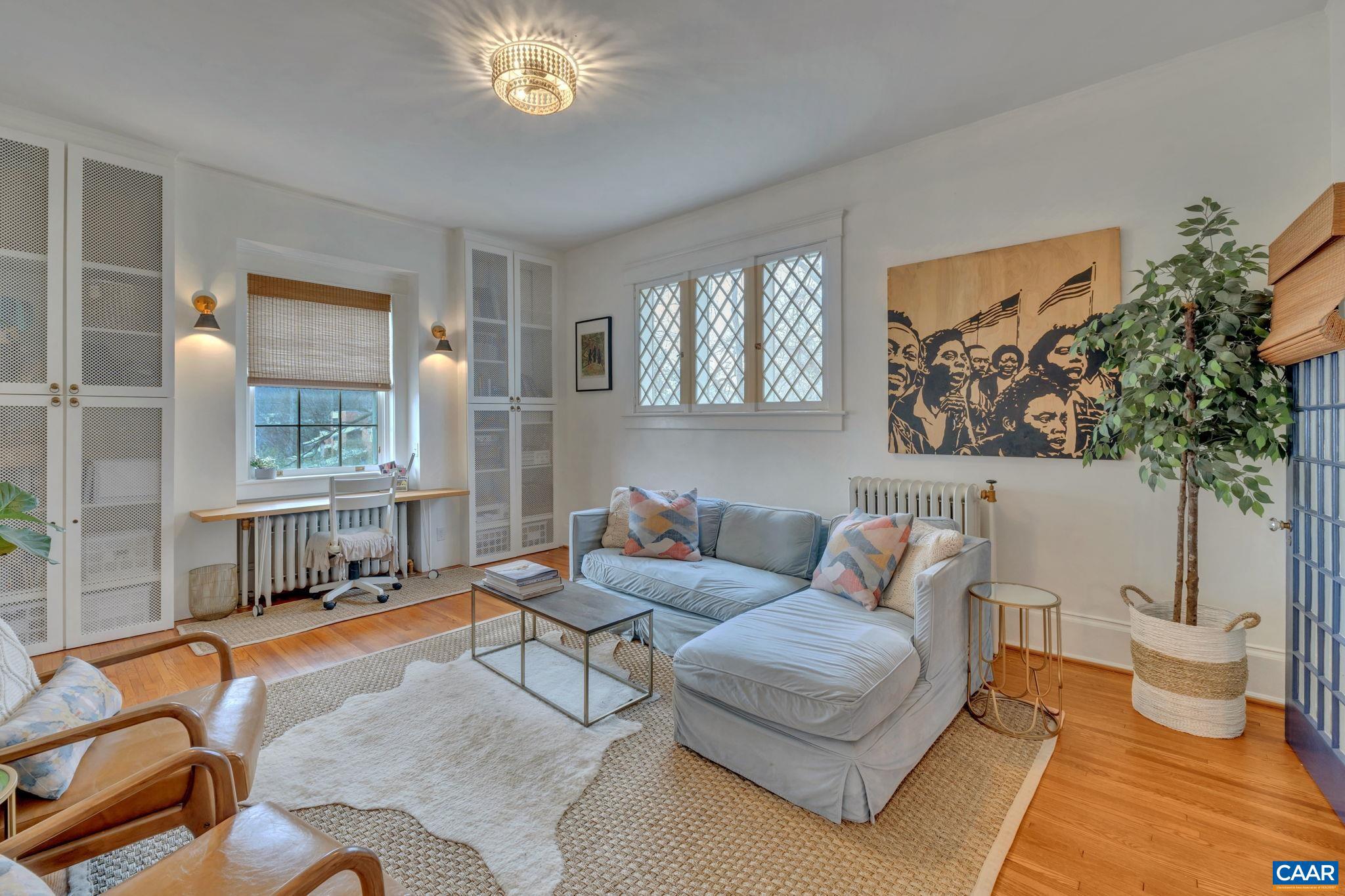 UNIVERSITY PLACE - Residential