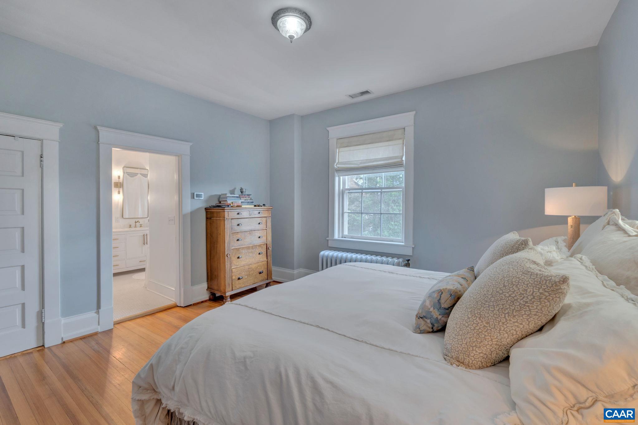 UNIVERSITY PLACE - Residential