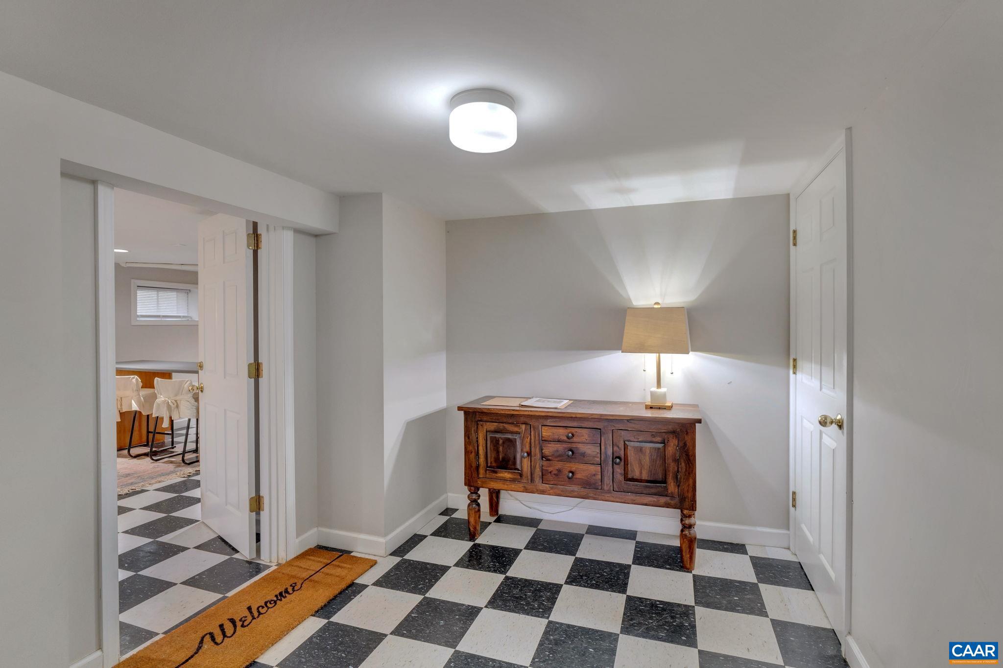 UNIVERSITY PLACE - Residential