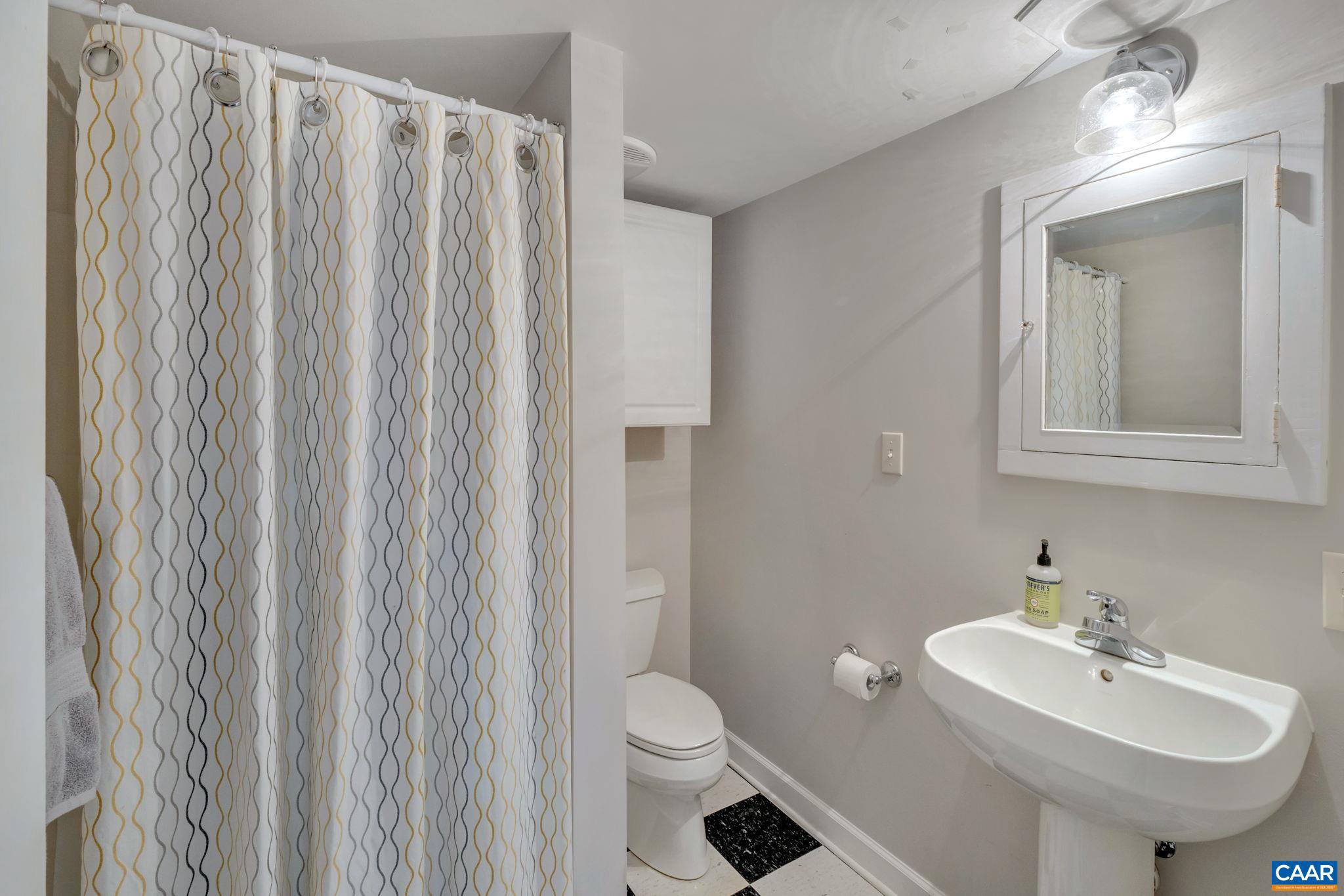 UNIVERSITY PLACE - Residential