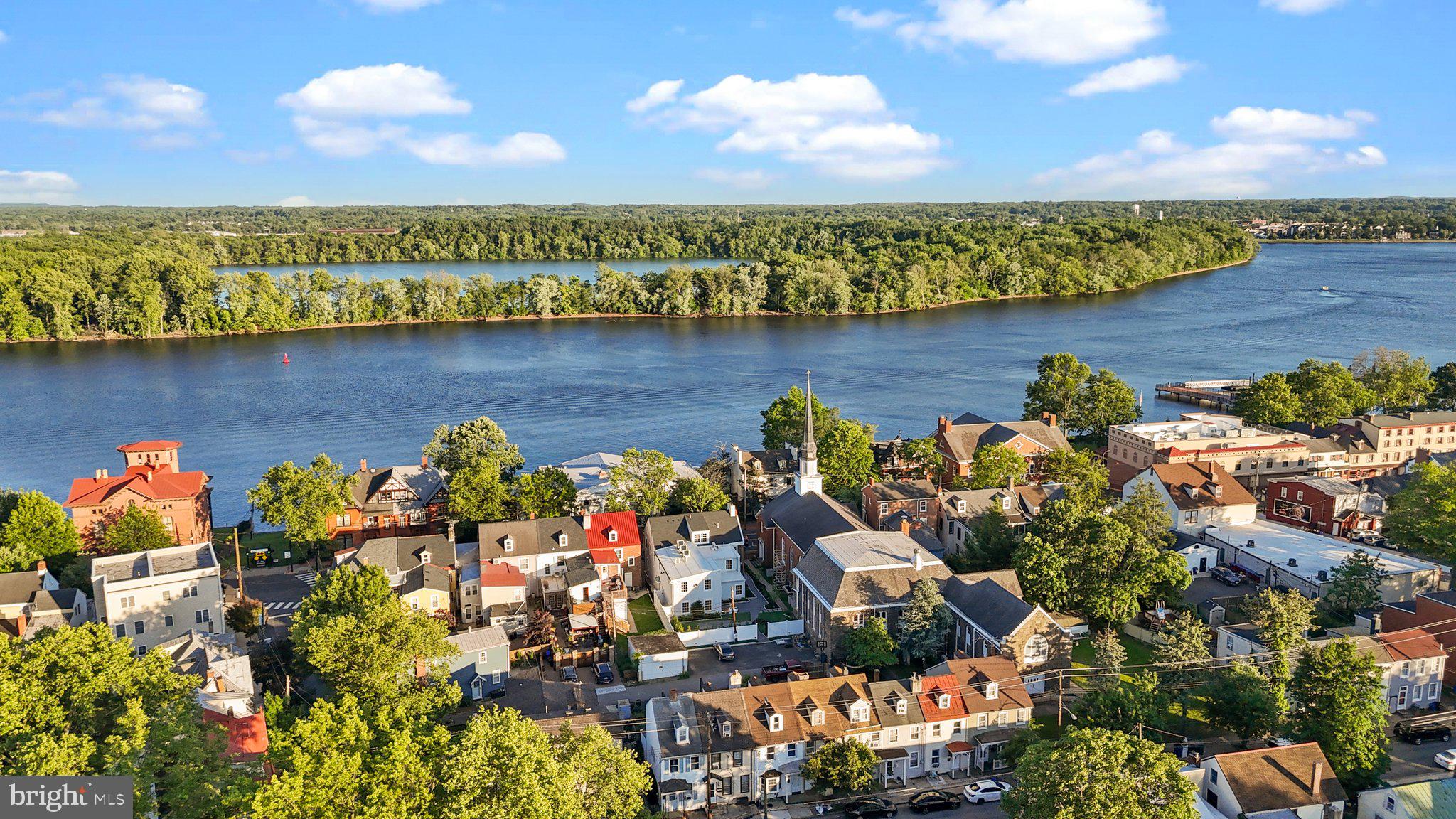 BRISTOL - Residential Lease