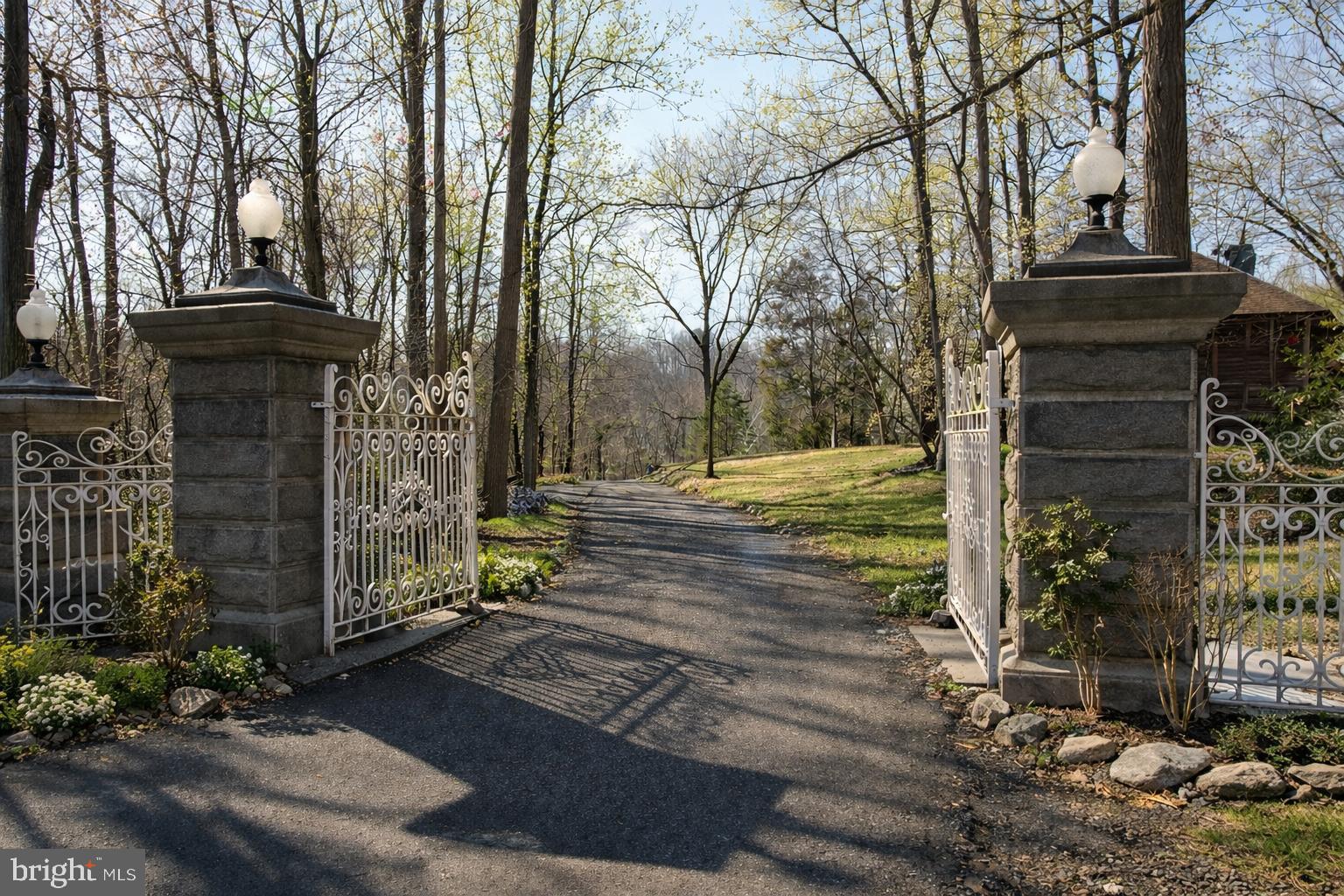 SCHWENKSVILLE - Residential