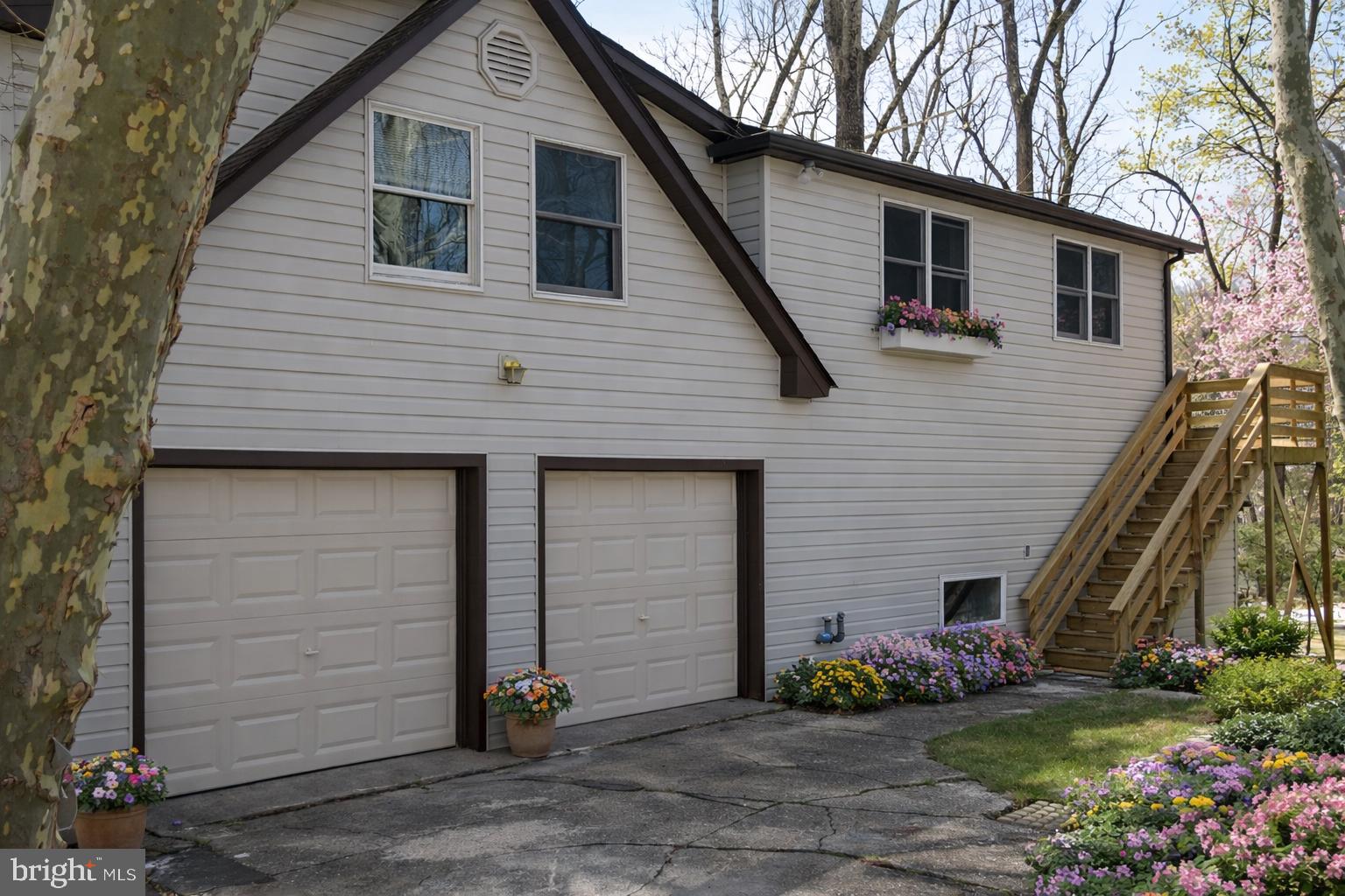 SCHWENKSVILLE - Residential