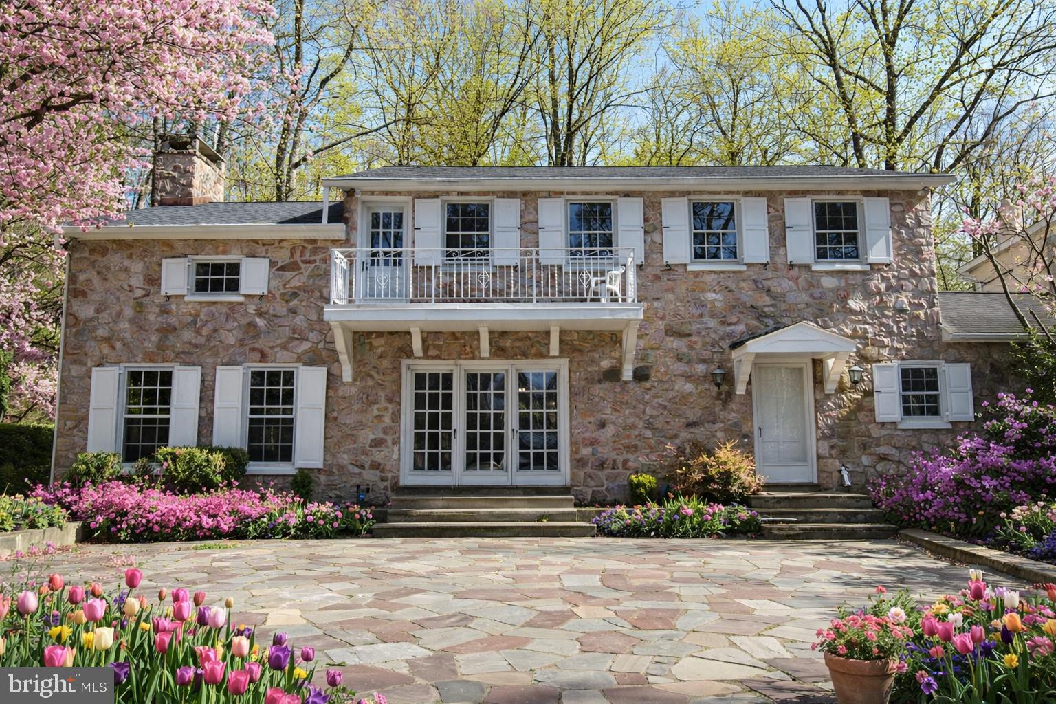 SCHWENKSVILLE - Residential