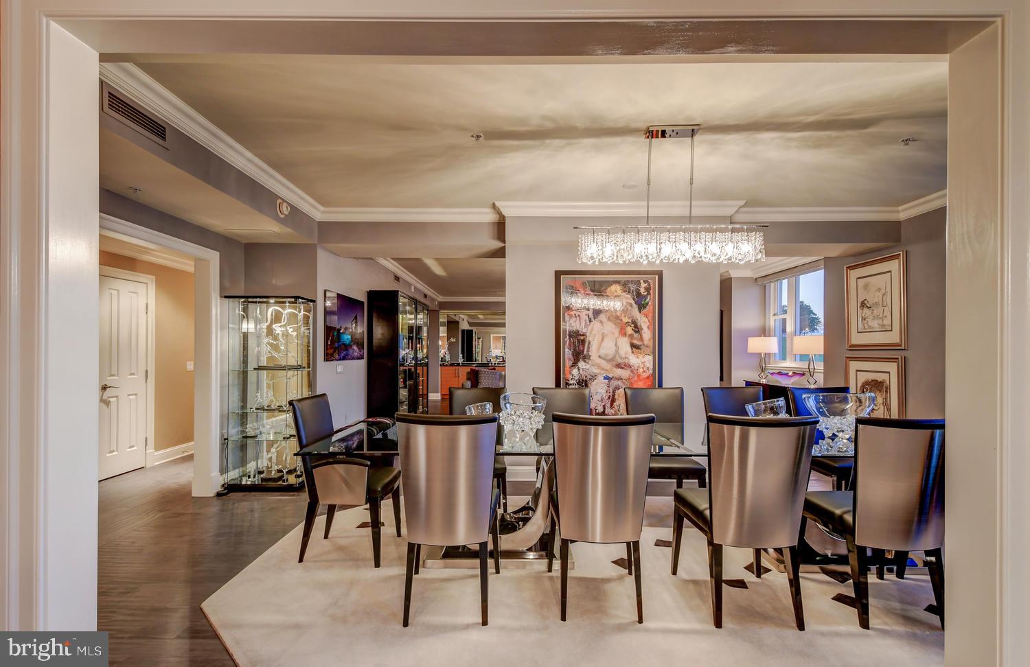 THE RITZ-CARLTON RESIDENCES - Residential