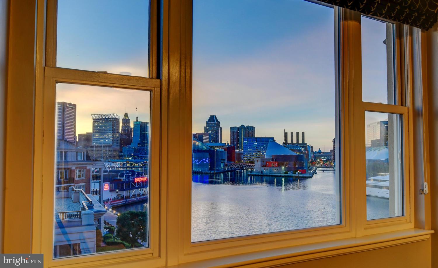 THE RITZ-CARLTON RESIDENCES - Residential