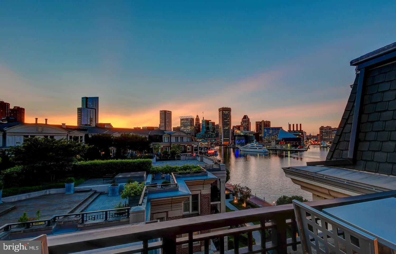 THE RITZ-CARLTON RESIDENCES - Residential