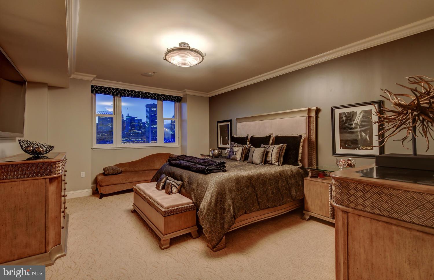 THE RITZ-CARLTON RESIDENCES - Residential