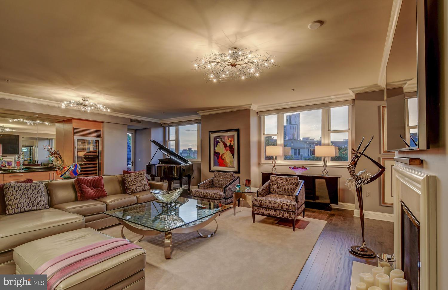 THE RITZ-CARLTON RESIDENCES - Residential