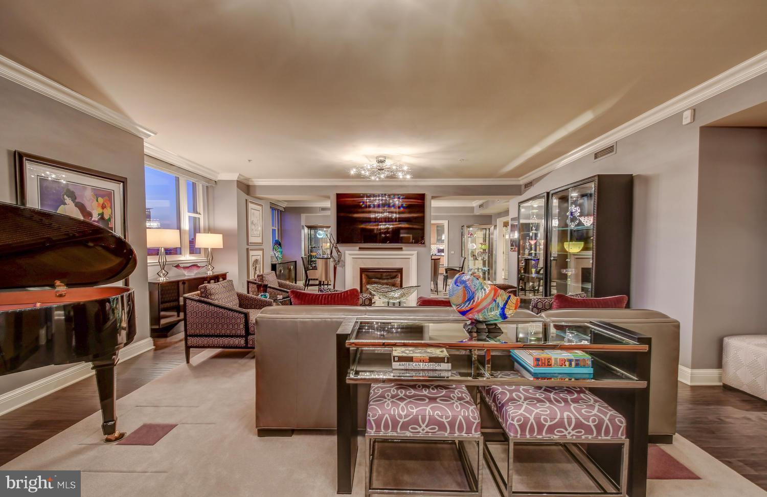 THE RITZ-CARLTON RESIDENCES - Residential