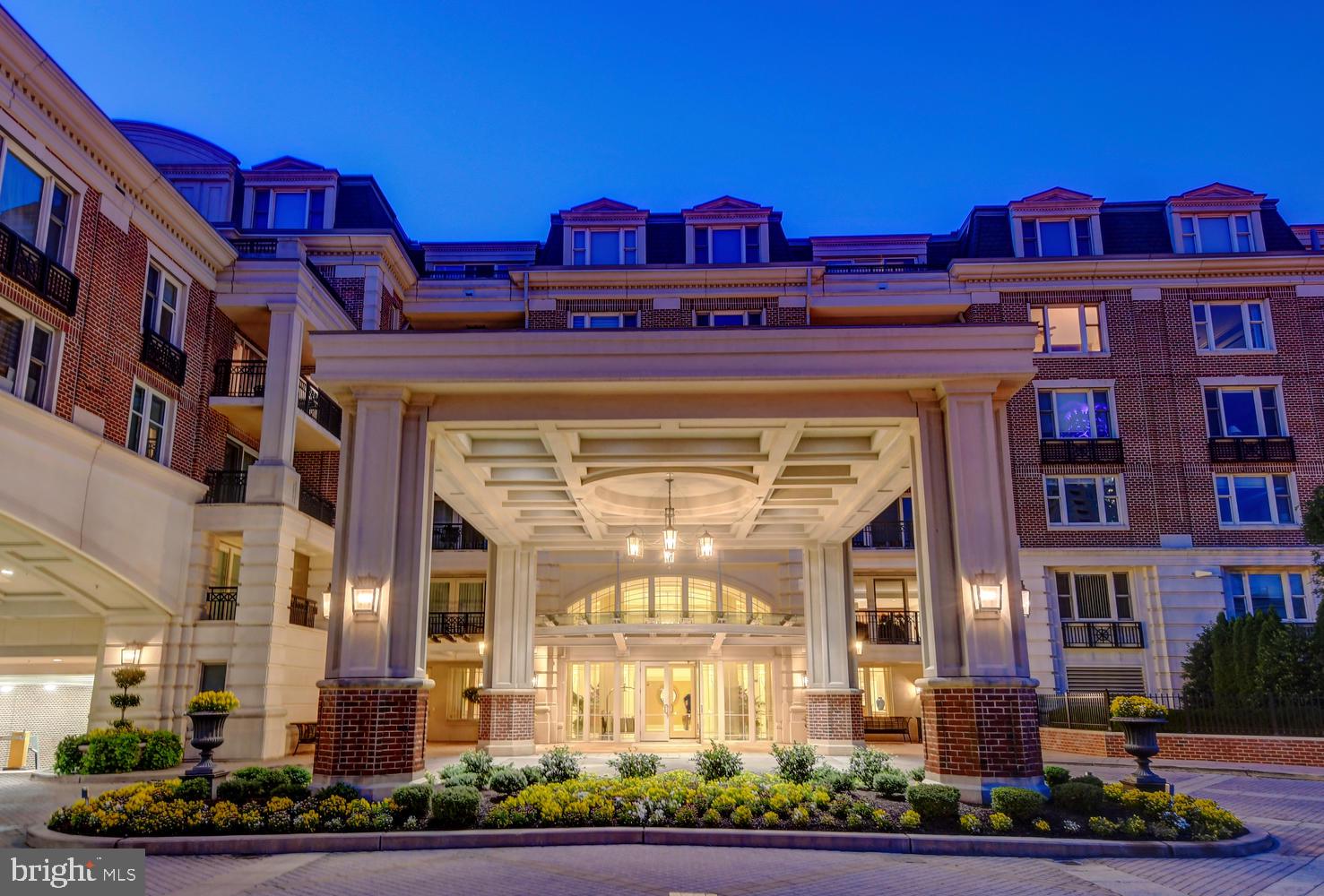 THE RITZ-CARLTON RESIDENCES - Residential