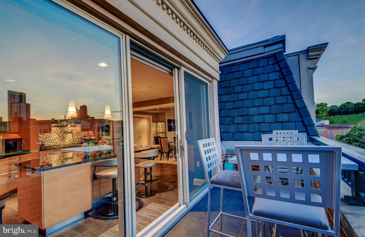 THE RITZ-CARLTON RESIDENCES - Residential