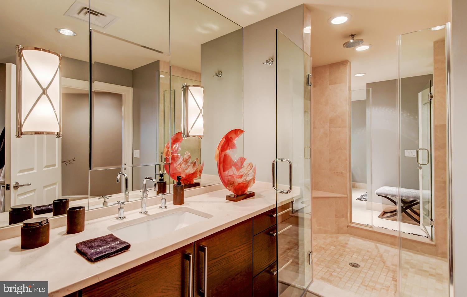 THE RITZ-CARLTON RESIDENCES - Residential