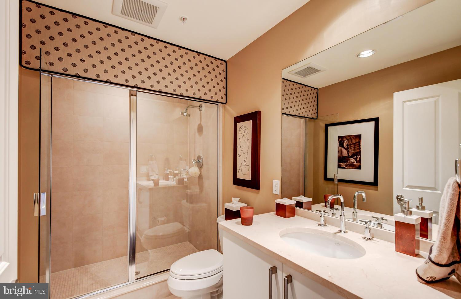 THE RITZ-CARLTON RESIDENCES - Residential