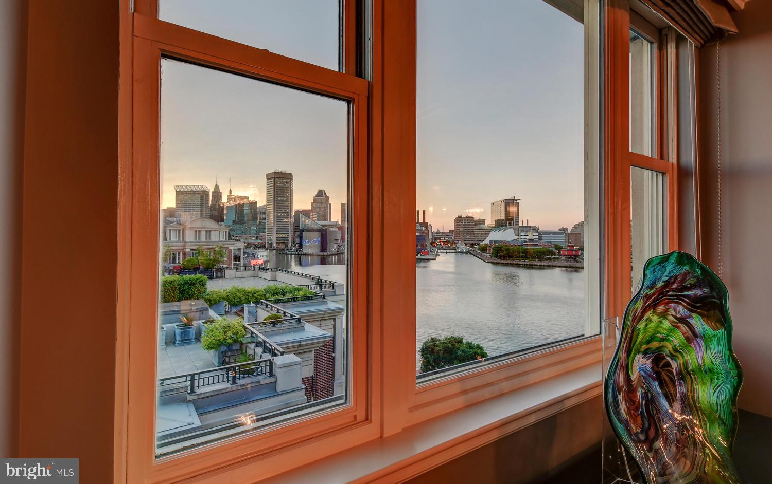 THE RITZ-CARLTON RESIDENCES - Residential