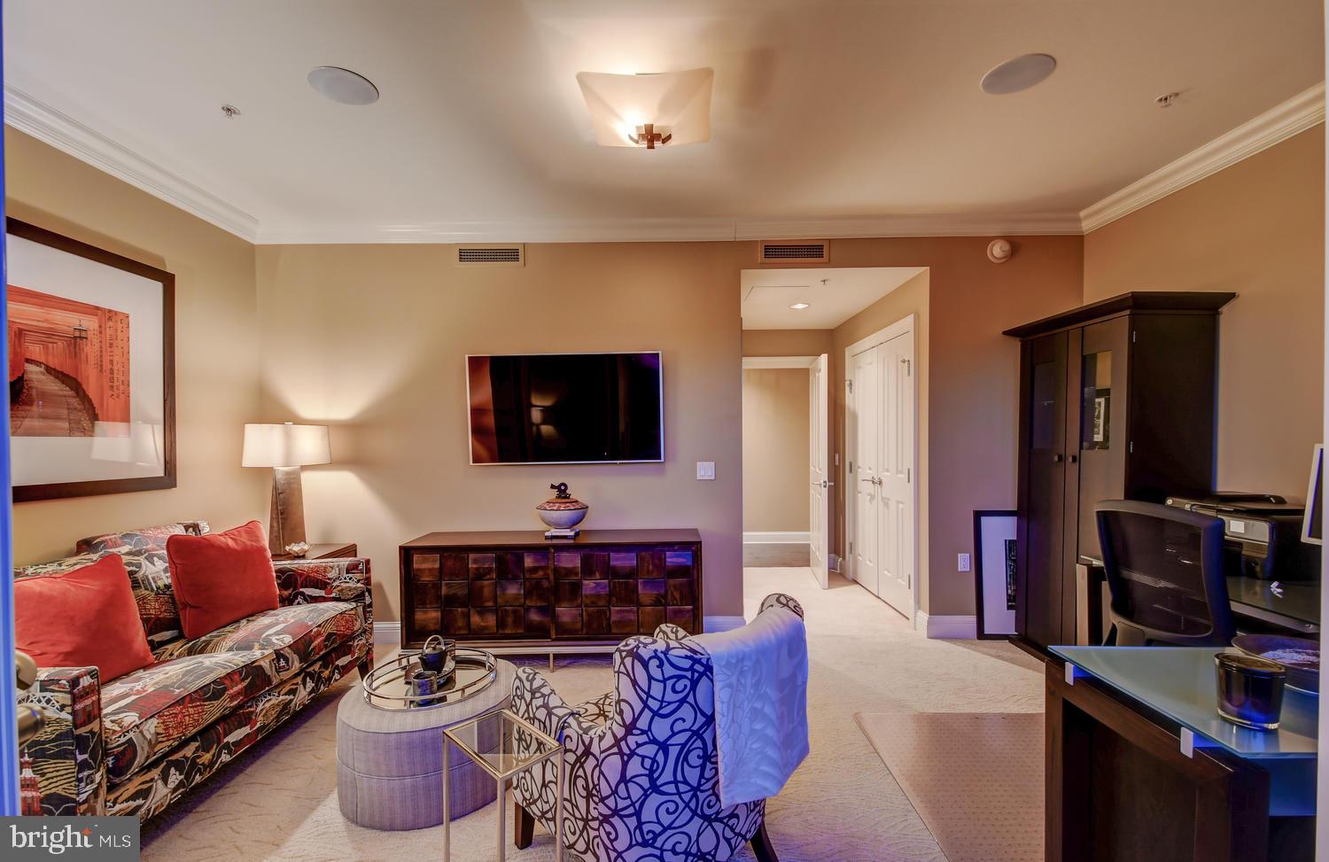 THE RITZ-CARLTON RESIDENCES - Residential