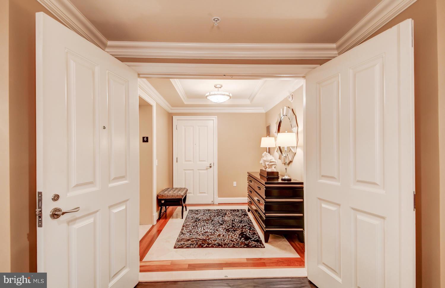 THE RITZ-CARLTON RESIDENCES - Residential