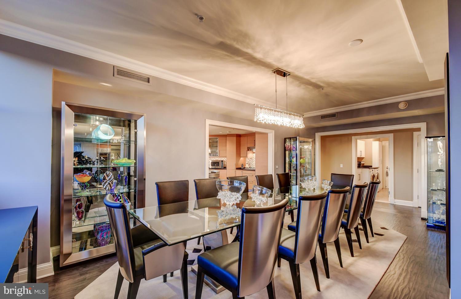 THE RITZ-CARLTON RESIDENCES - Residential