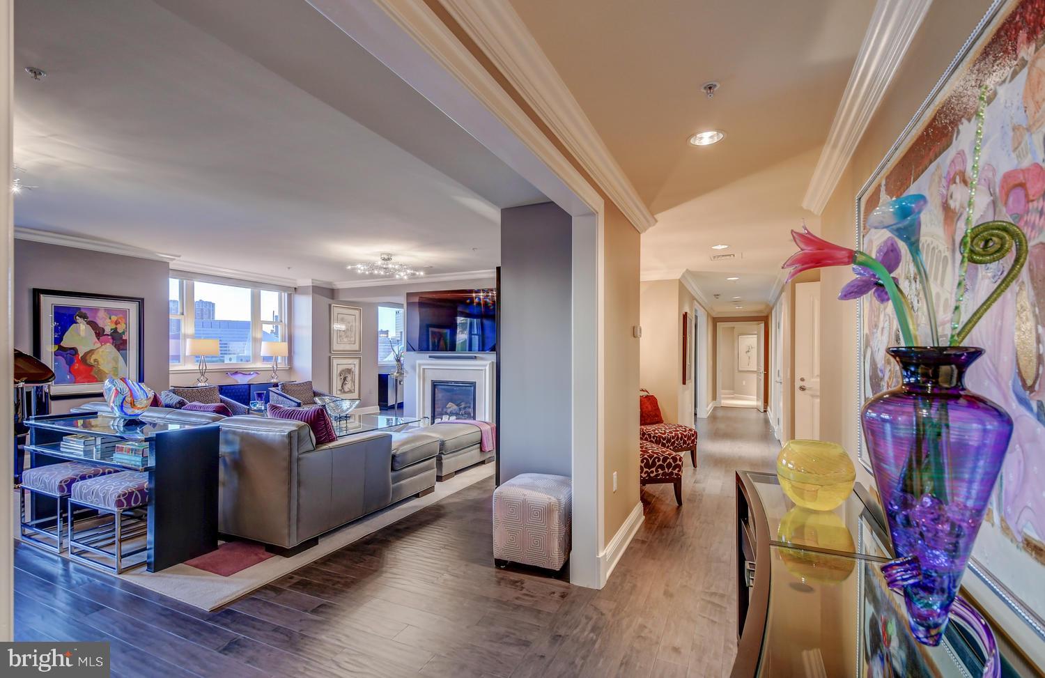 THE RITZ-CARLTON RESIDENCES - Residential