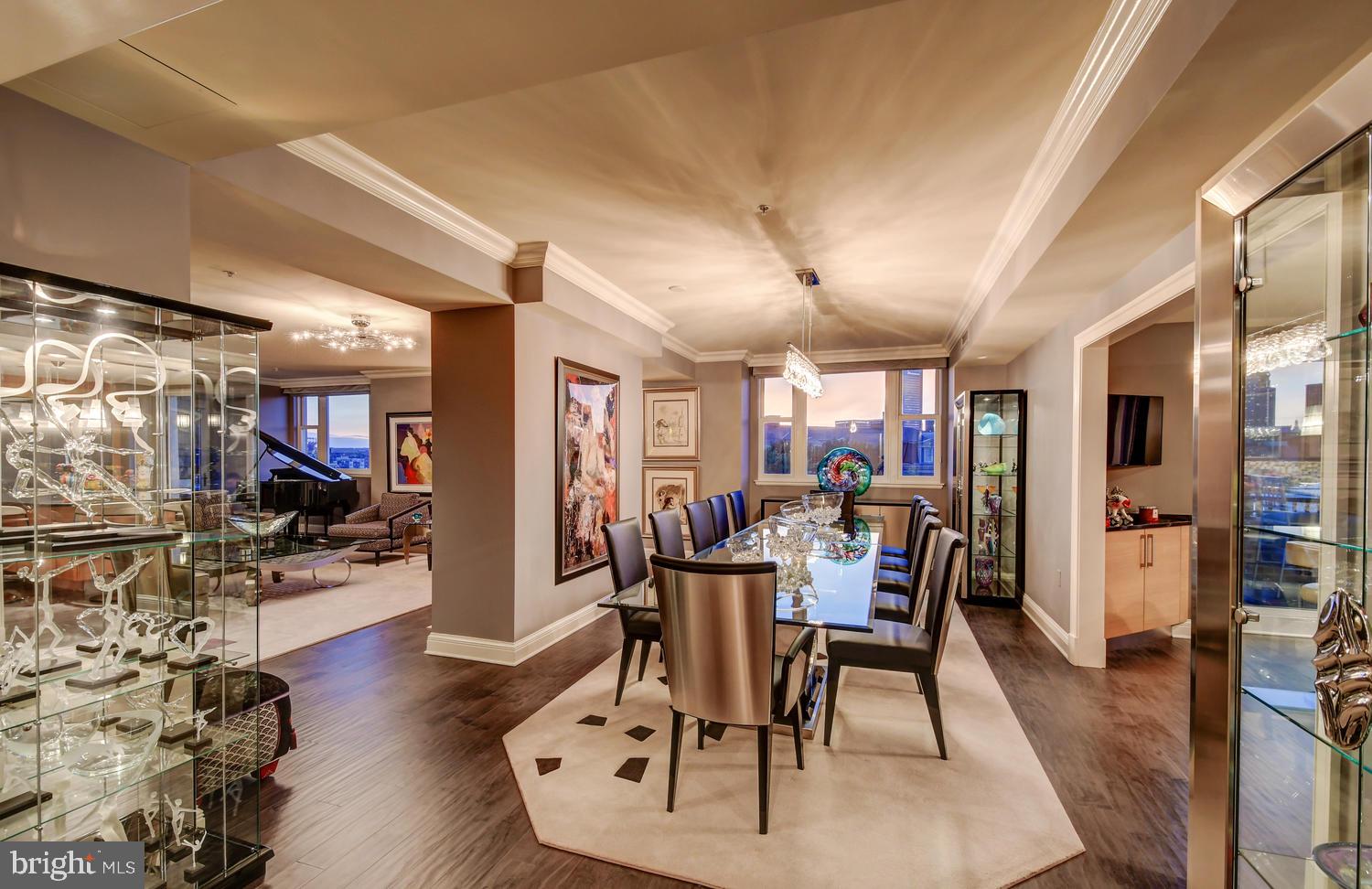 THE RITZ-CARLTON RESIDENCES - Residential