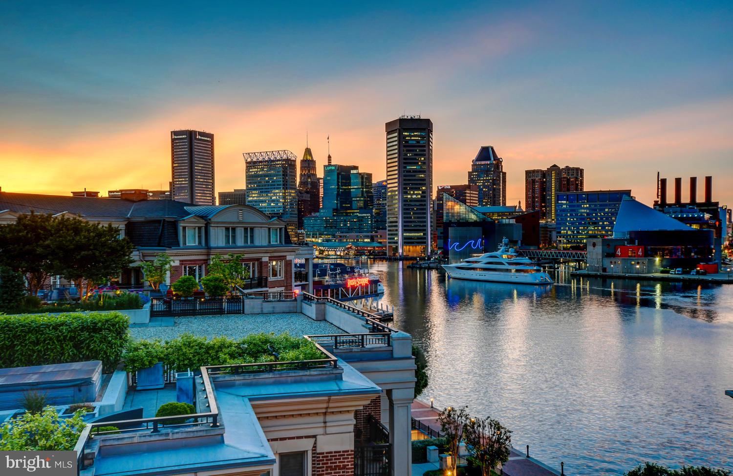 THE RITZ-CARLTON RESIDENCES - Residential