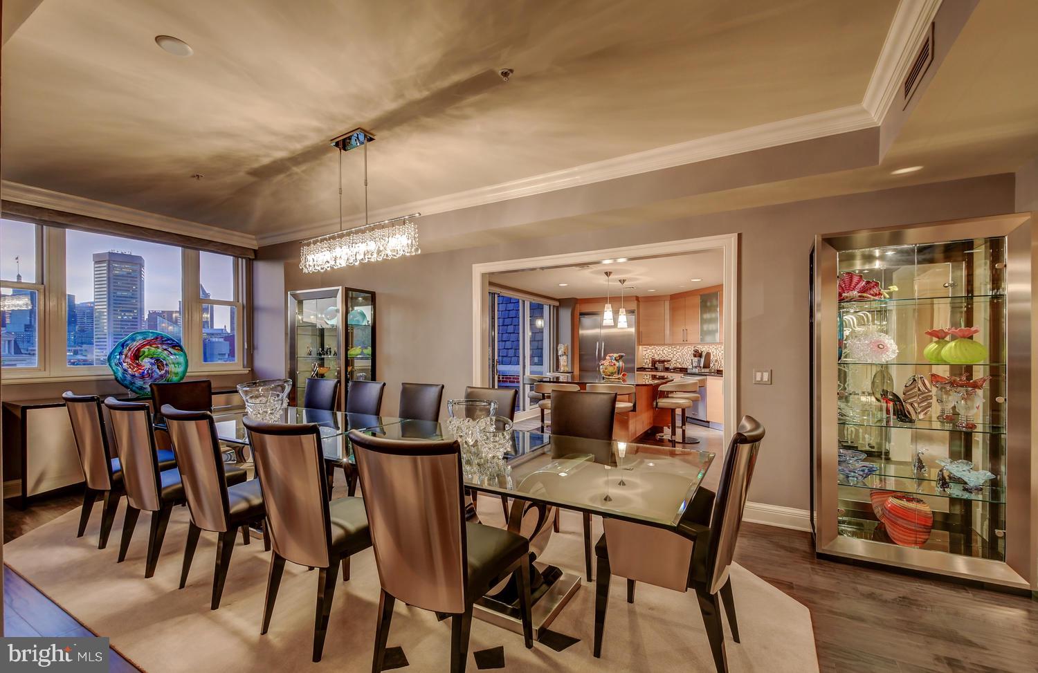 THE RITZ-CARLTON RESIDENCES - Residential