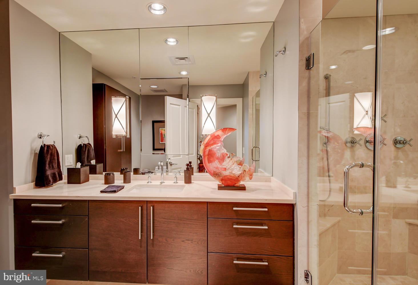 THE RITZ-CARLTON RESIDENCES - Residential