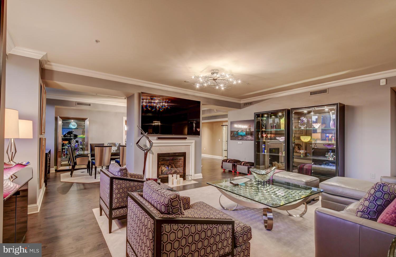 THE RITZ-CARLTON RESIDENCES - Residential