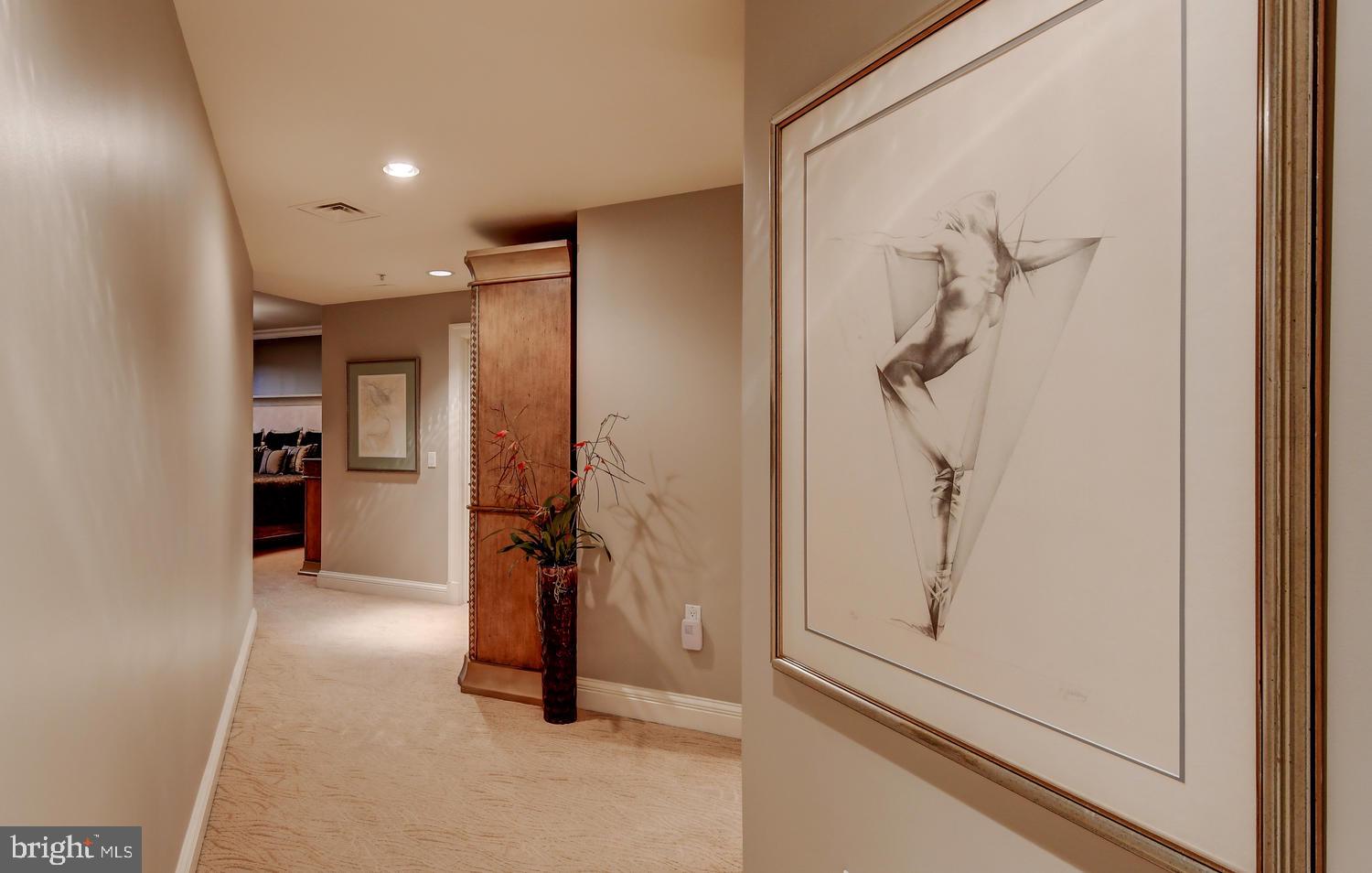 THE RITZ-CARLTON RESIDENCES - Residential