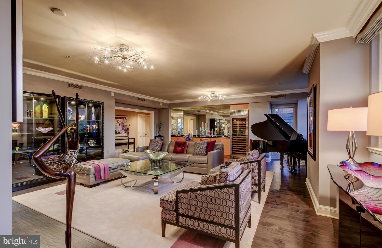 THE RITZ-CARLTON RESIDENCES - Residential