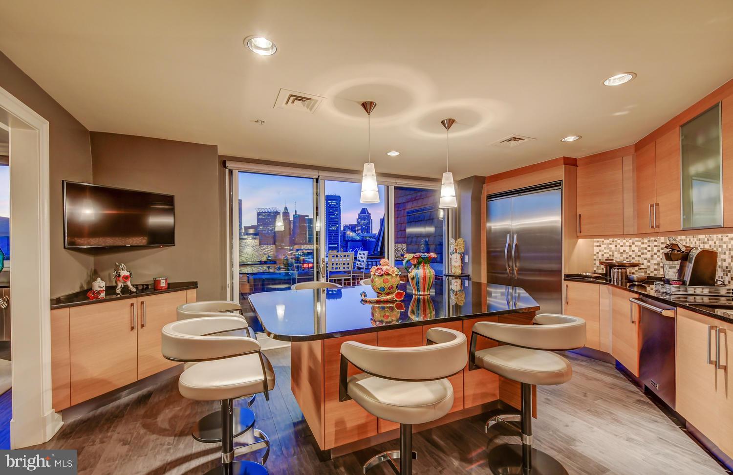 THE RITZ-CARLTON RESIDENCES - Residential