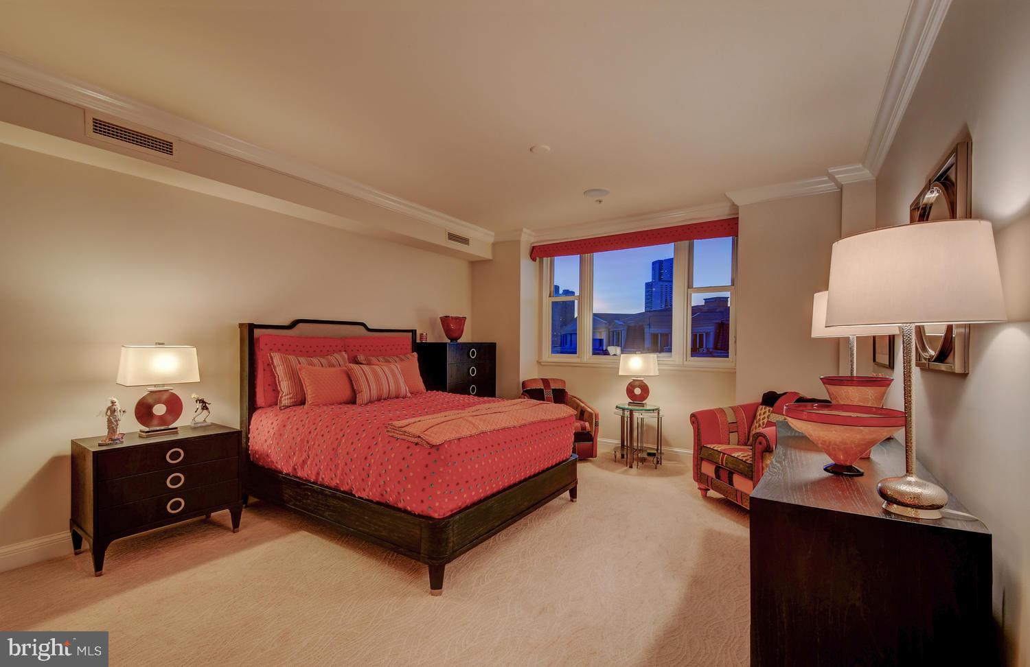 THE RITZ-CARLTON RESIDENCES - Residential