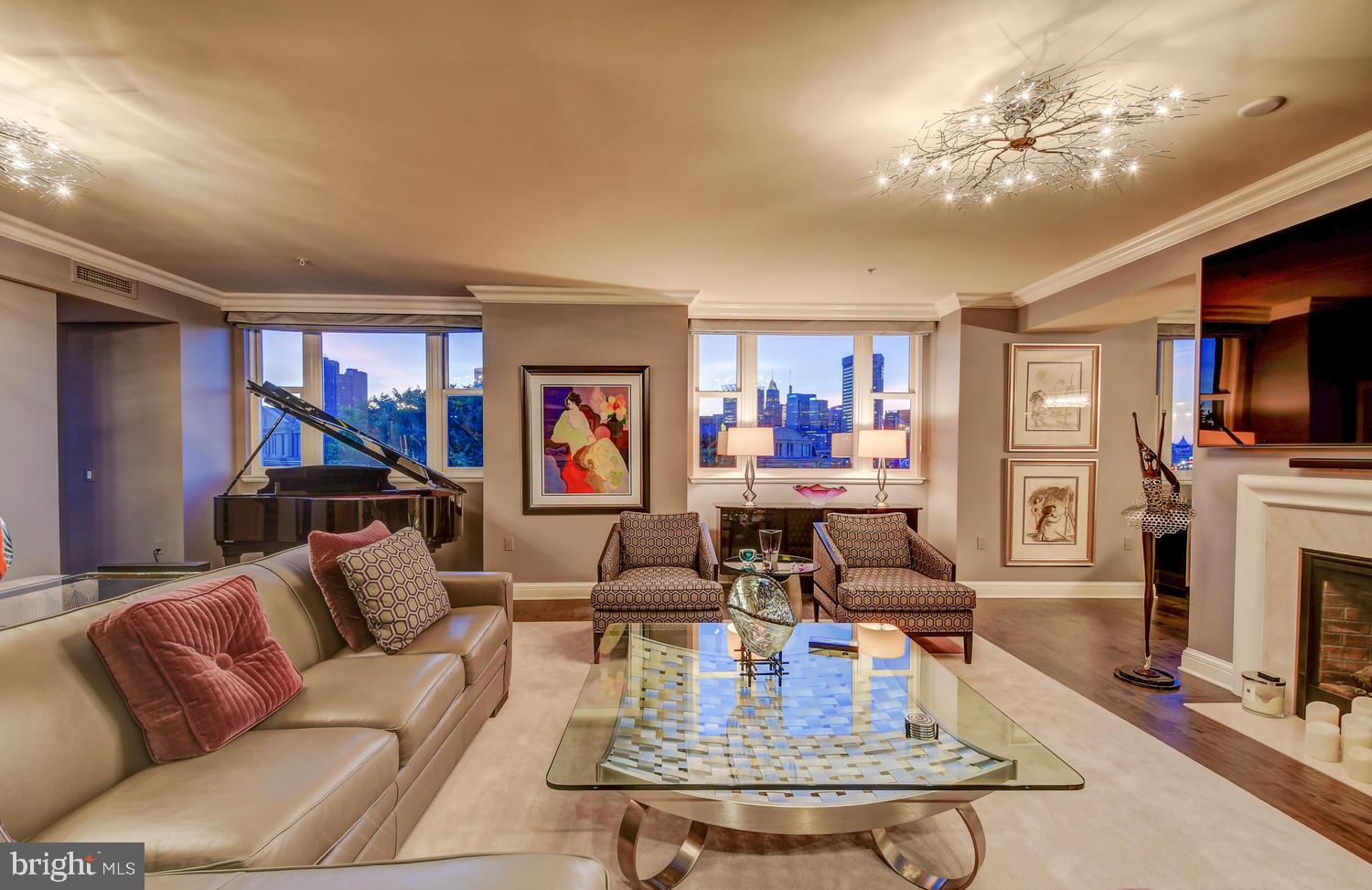 THE RITZ-CARLTON RESIDENCES - Residential