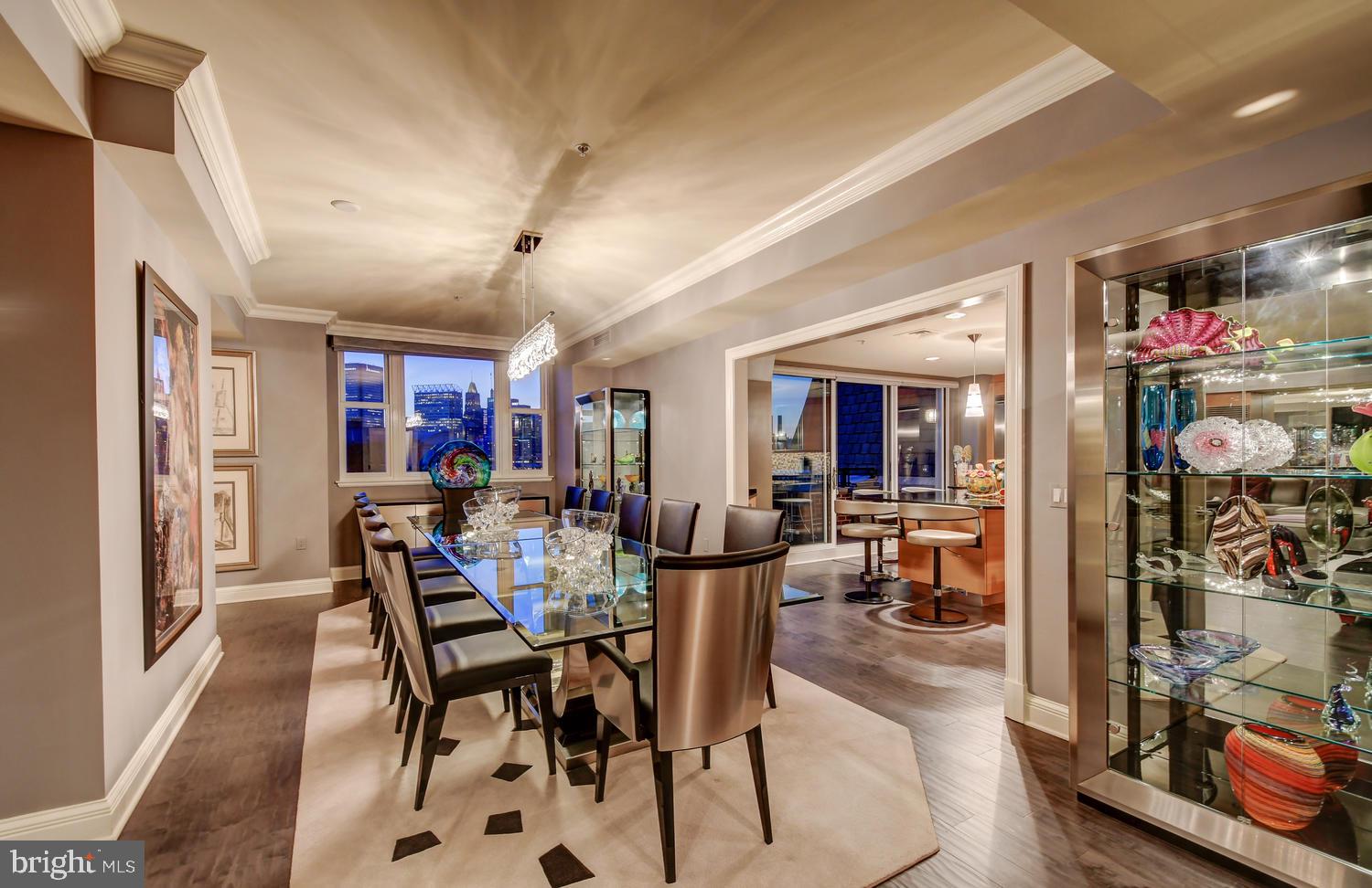 THE RITZ-CARLTON RESIDENCES - Residential