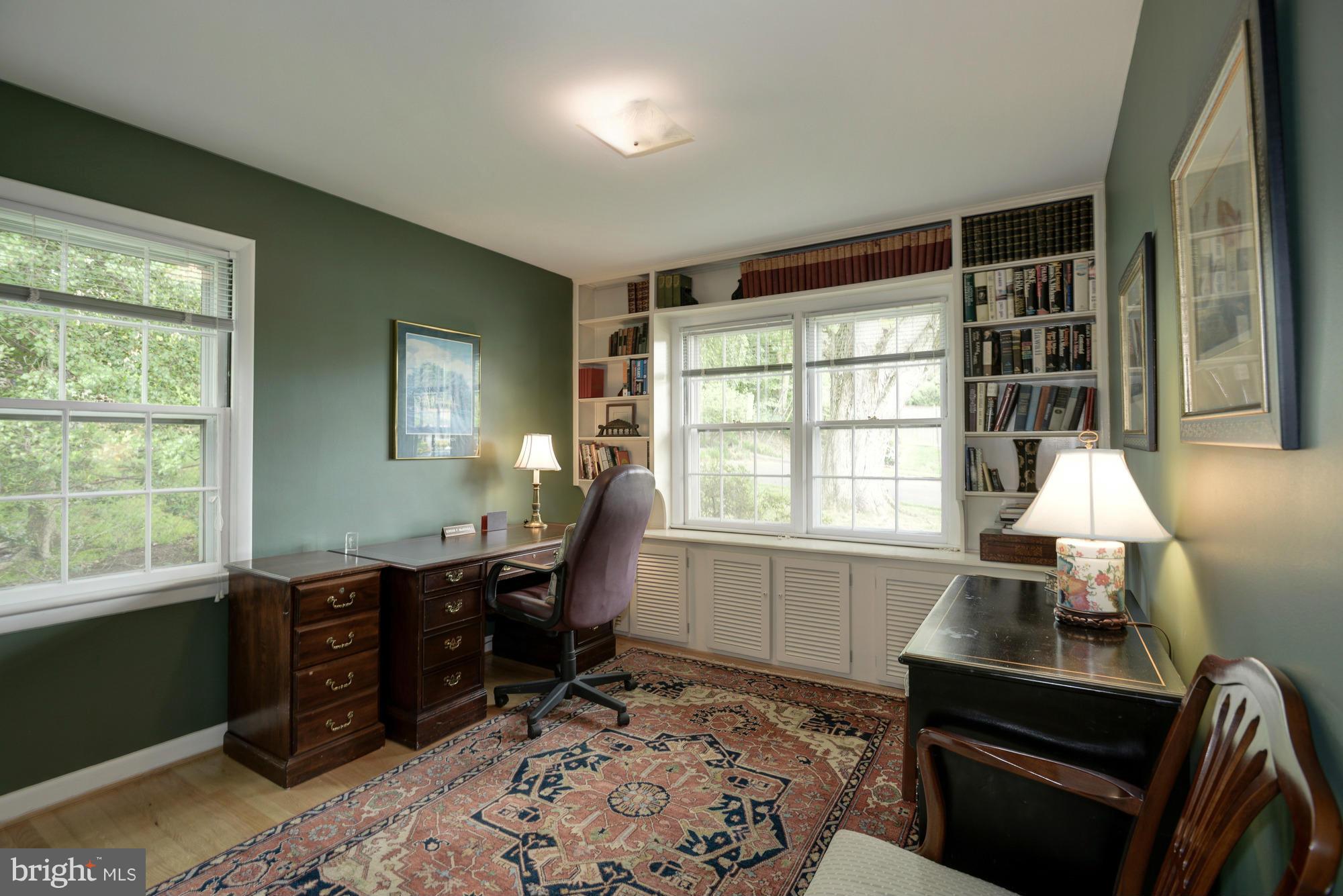 GOLF CLUB MANOR - Residential