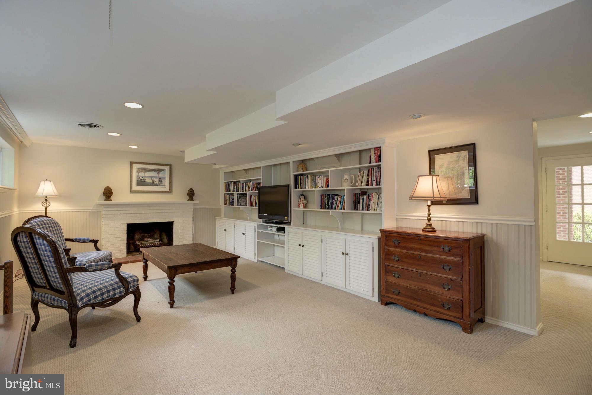 GOLF CLUB MANOR - Residential