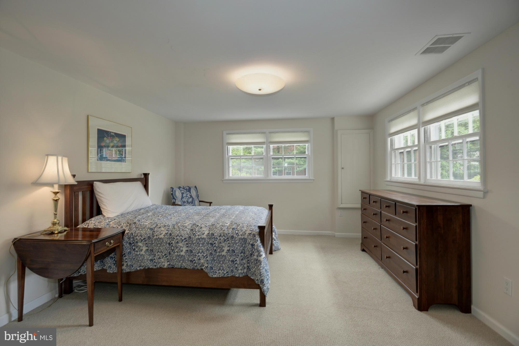 GOLF CLUB MANOR - Residential