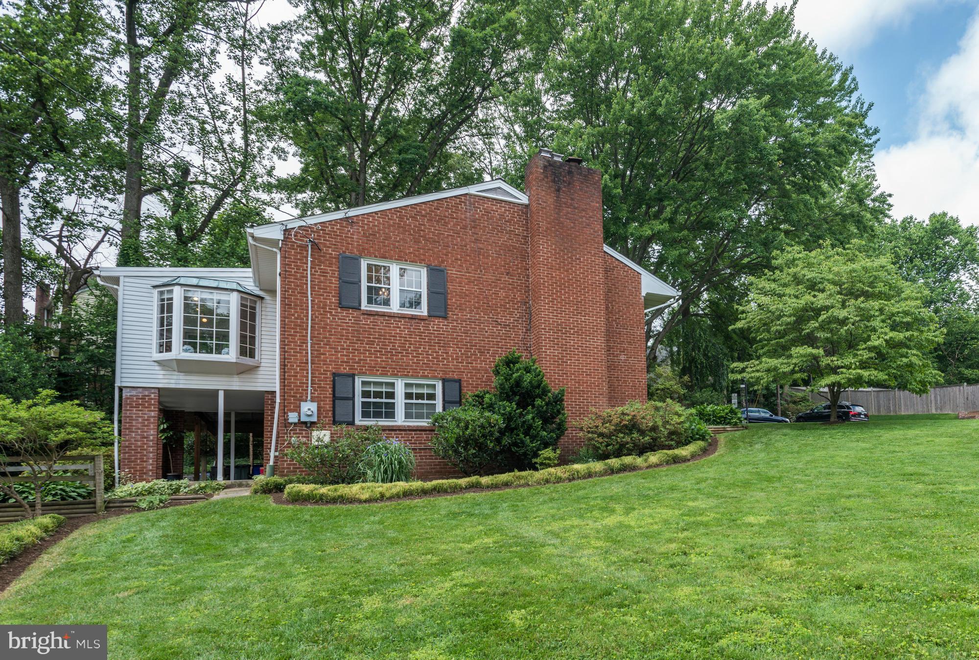 GOLF CLUB MANOR - Residential