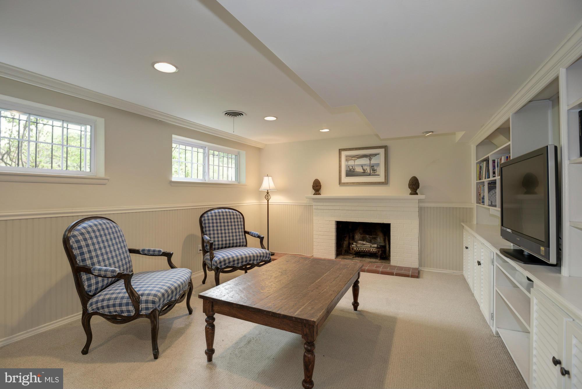 GOLF CLUB MANOR - Residential