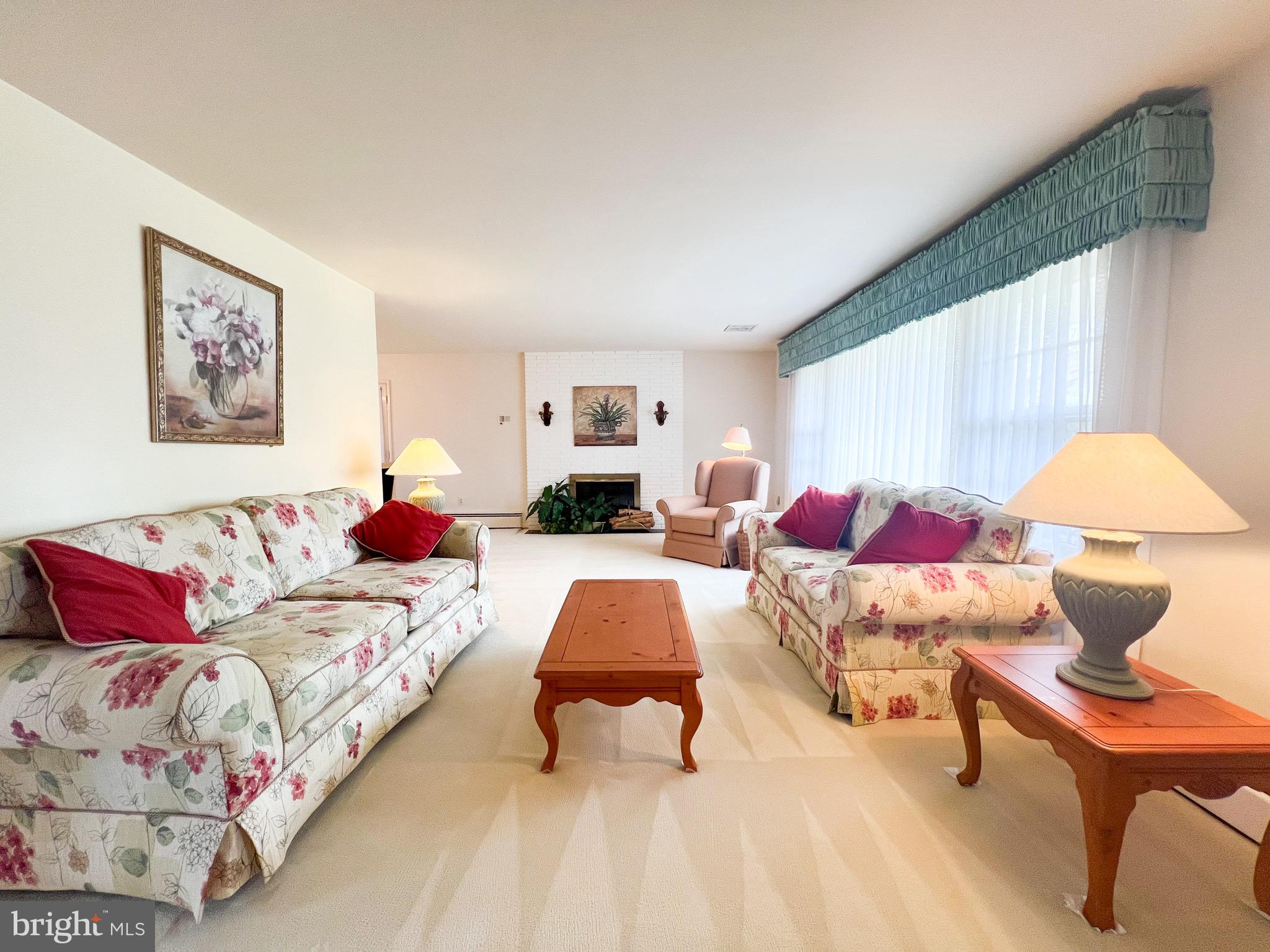 BROCK HALL ESTATES - Residential